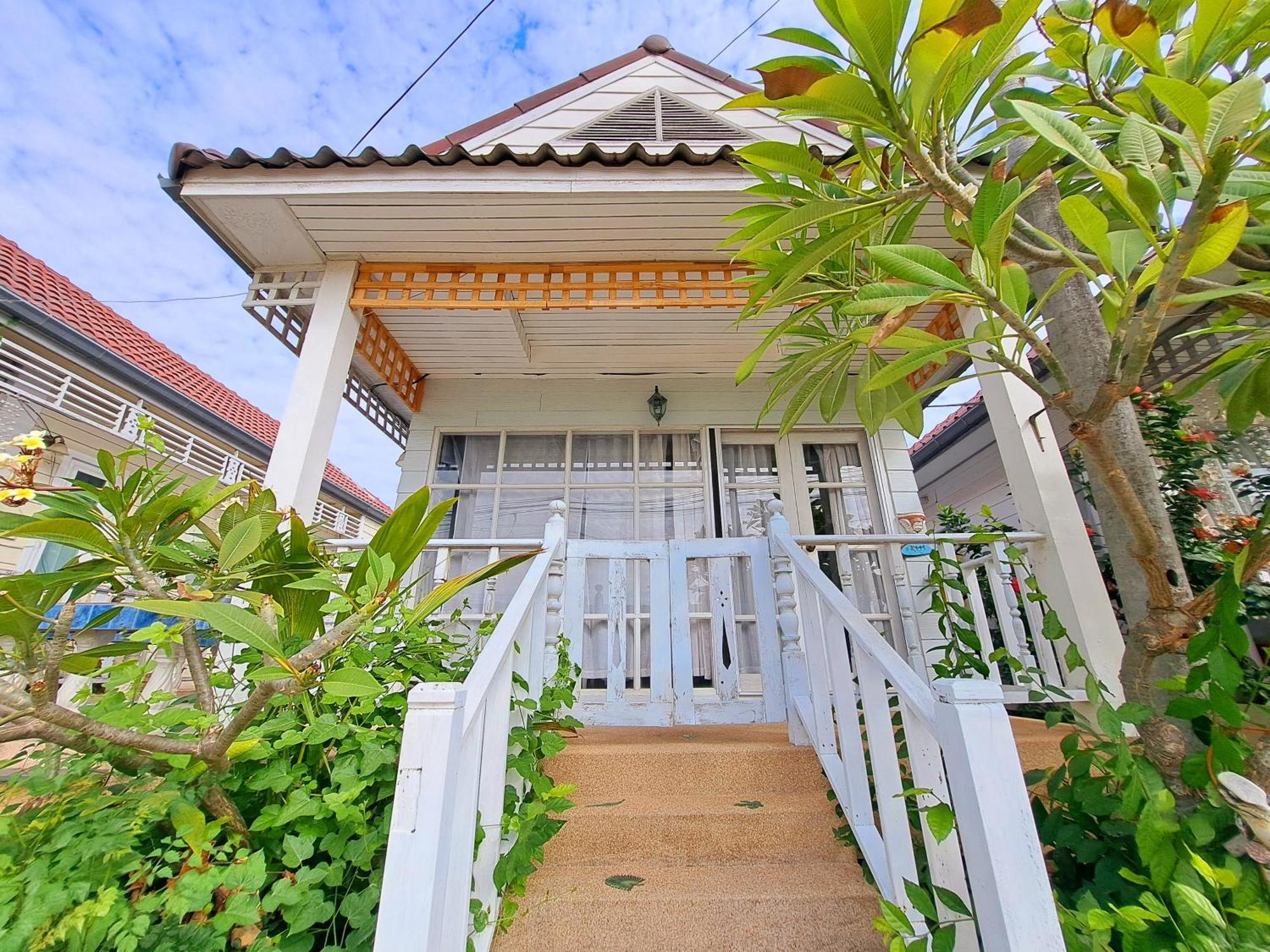 Prathana Garden Beach Resort Hua Hin Eksteriør billede